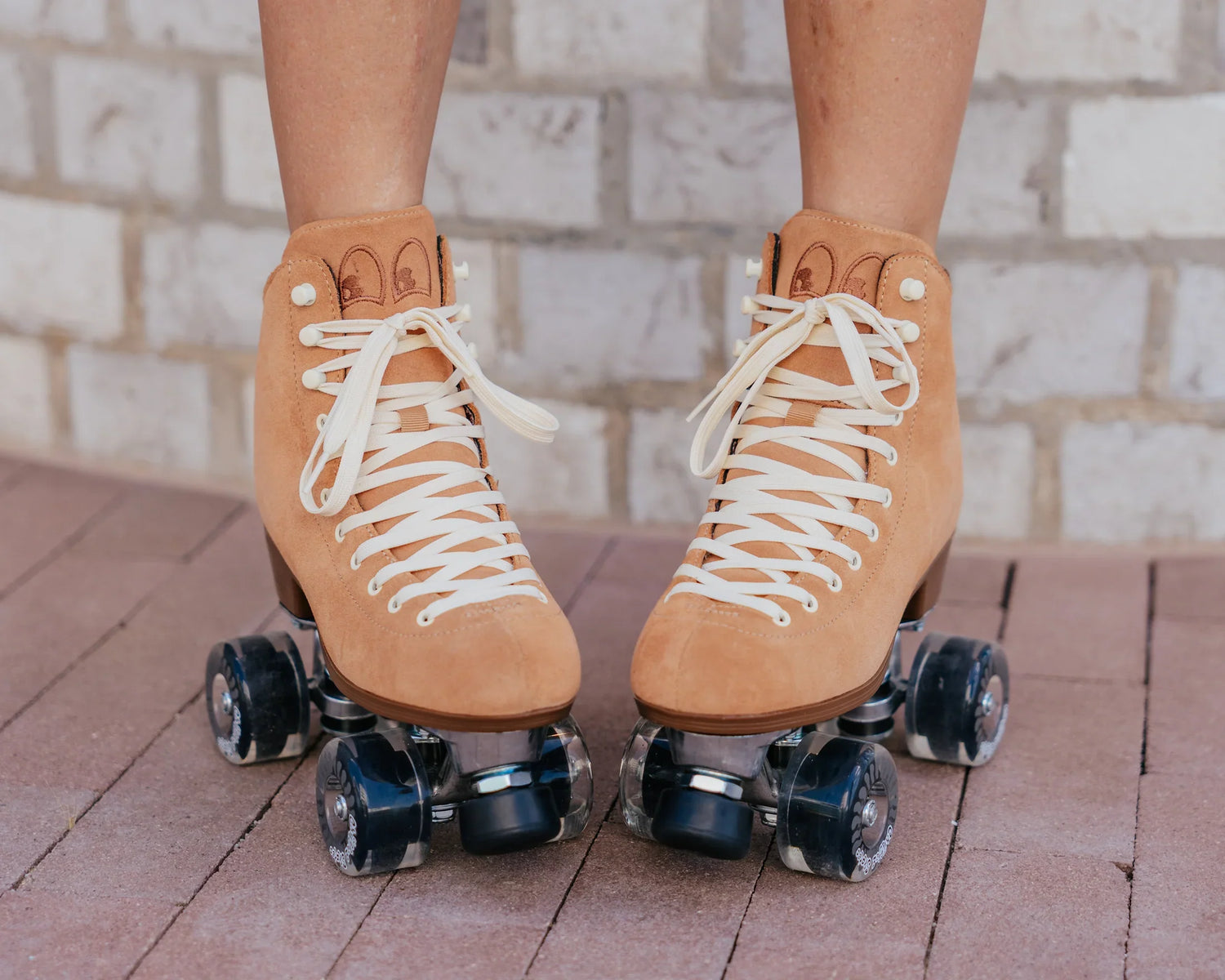 ROLLER SKATES
